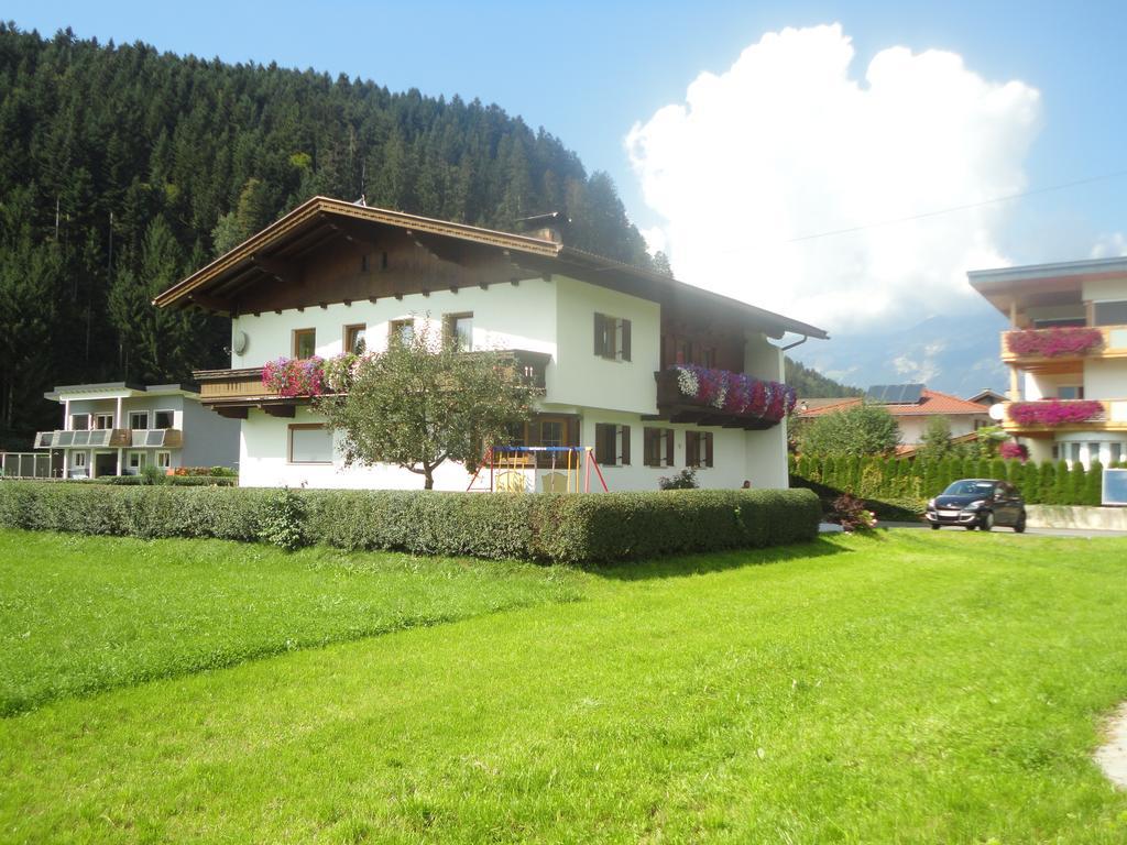 Landhaus Theresia Apartment Fügen Екстериор снимка